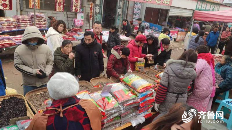 61秒|数量惊人!赶百年历史香赵大集 瓜子摊一天能卖4吨