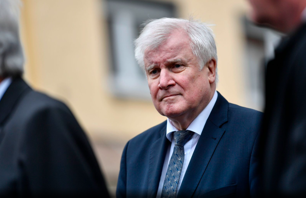 △德国联邦内政部长泽霍费尔资料图(来源:网络)