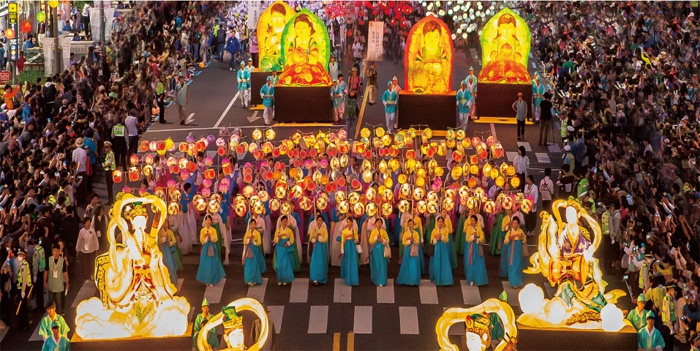 韩国将佛教燃灯会成功申遗 系庆祝释迦牟尼诞辰