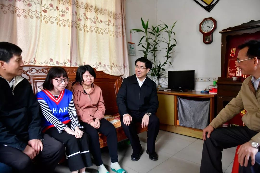 温暖!泽华书记伟汉市长慰问群众和企业,送上新春祝福!