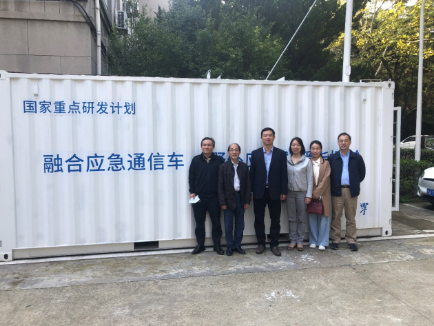 项目团队成员合影(左起:吴伟民,朱光喜,杨铀,喻莉,刘琼,刘应状)