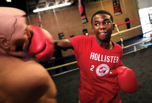 △因枪支暴力死亡的特雷维昂·阿莫森(Trayvion Amerson),枪击案发生时,仅有23岁(图片来源:《印地周刊》)