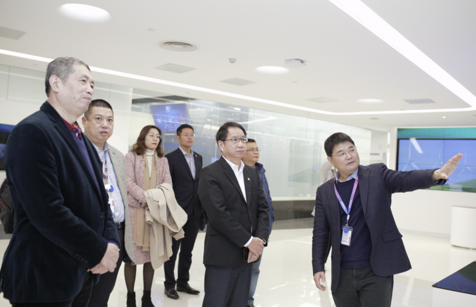 维谛技术(Vertiv)有限公司北亚区总裁祝金程一行参观联想未来中心