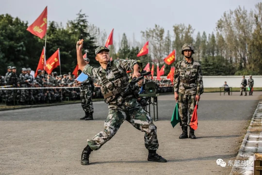 ▲王国震，2009年12月入伍，2011年10月入党。现为东部战区陆军某舟桥旅某连班长。