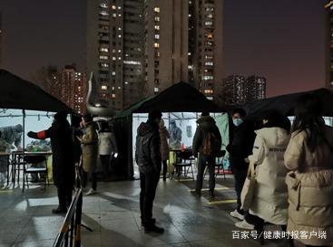 夜间进行采样。中日医院寇然摄