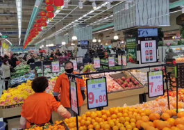 武商超市蔬菜、水果交易实景图（武商超市供图）