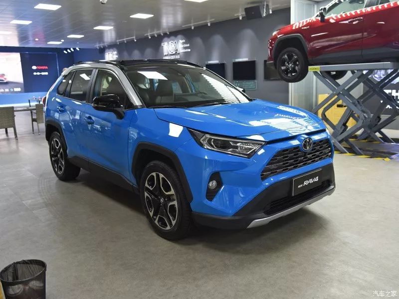 红旗HS5还是RAV4荣放，20万买SUV你选自主还是合资？