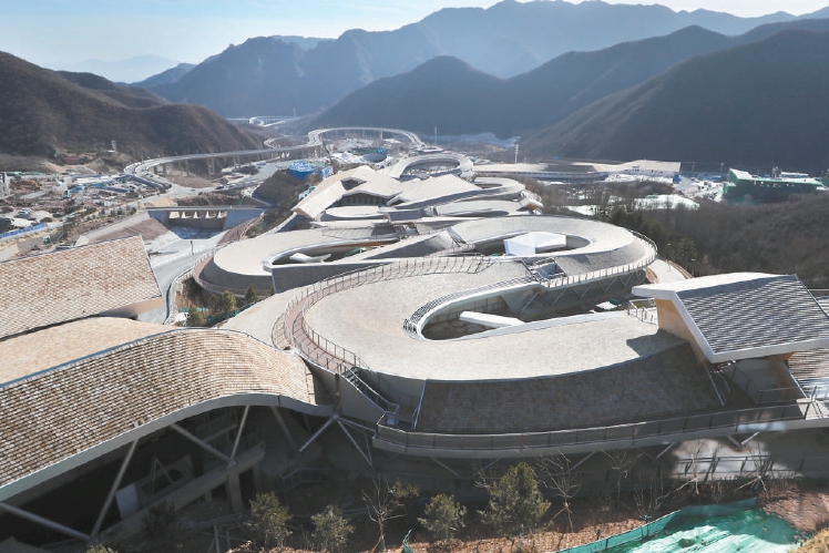 延庆冬奥会的四个主要场馆已在北京全面建成，延庆的8个场馆已完成建设和装修。 北京_新浪新闻