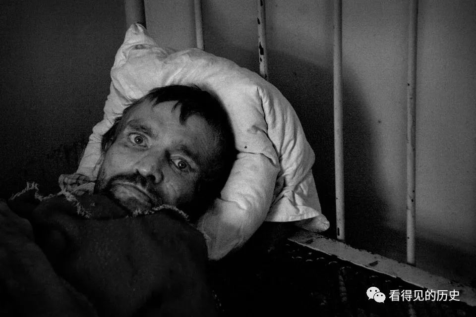 精神病人的世界是什么样子 乌克兰摄影师带你去看看