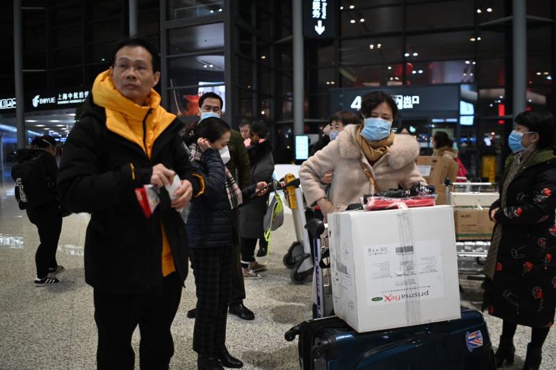 我们在一起!解放日报·上观新闻记者随上海首批医疗队出征