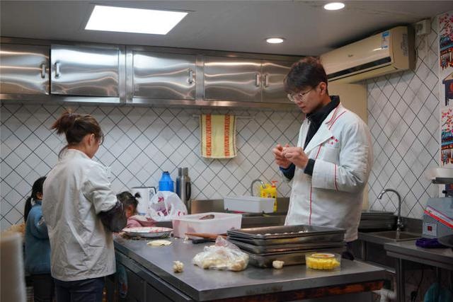 年味食足丨上海味道、重庆味道、苏州味道……曹家街生鲜菜场统统都能买到