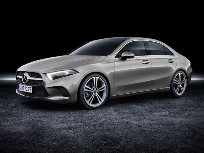 下个月亮相！奔驰新款A级车曝光，搭2.0T发动机，年内开卖！