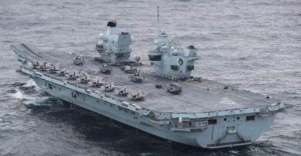 ▲资料图片:满载F-35B隐身短垂战机的英军“伊丽莎白女王”号航母。(英海军官网)