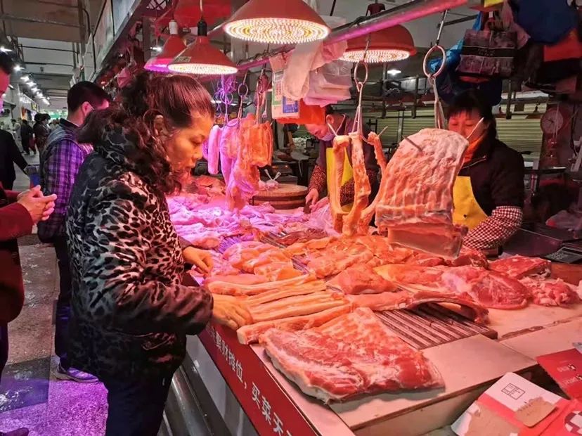大年初三,广州各大商超、菜市场供应稳定