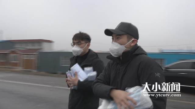 点赞!莱州市民自购一万只口罩免费发放村民