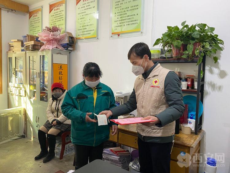 斜口街道洪庆村一村民为疫情防控工作捐款