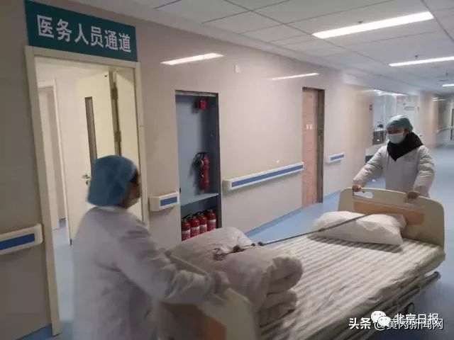 火神山医院建设飞速,网友变身“云监工”