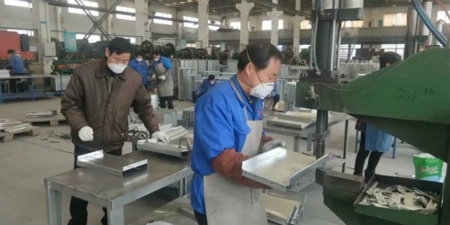 支援武汉“火神山”建设,嘉定企业紧急调配103台风机设备火速发出