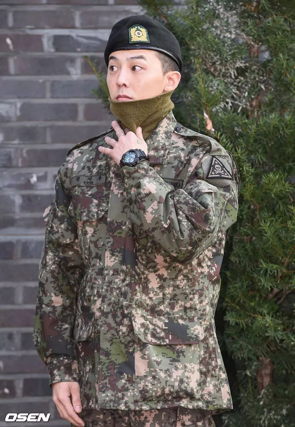 老爹鞋电子表，追着权志龙穿的男人，审美不OK？