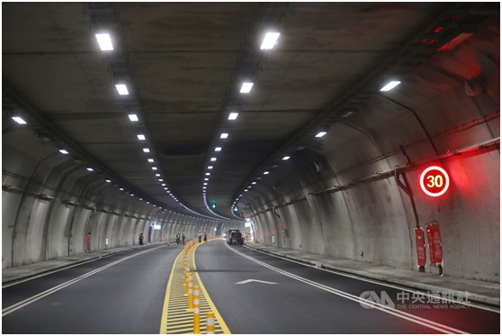 这政绩也敢晒：历经3228天 台湾38.8公里公路通车