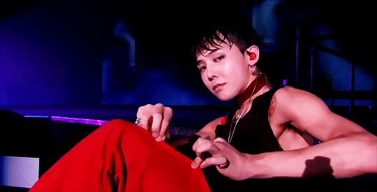 老爹鞋电子表，追着权志龙穿的男人，审美不OK？