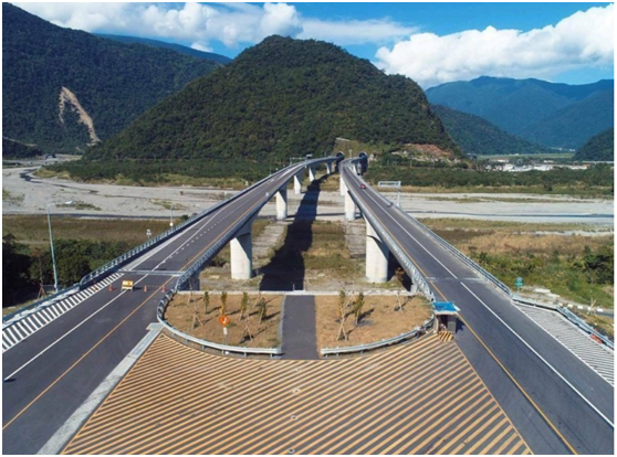 这政绩也敢晒：历经3228天 台湾38.8公里公路通车