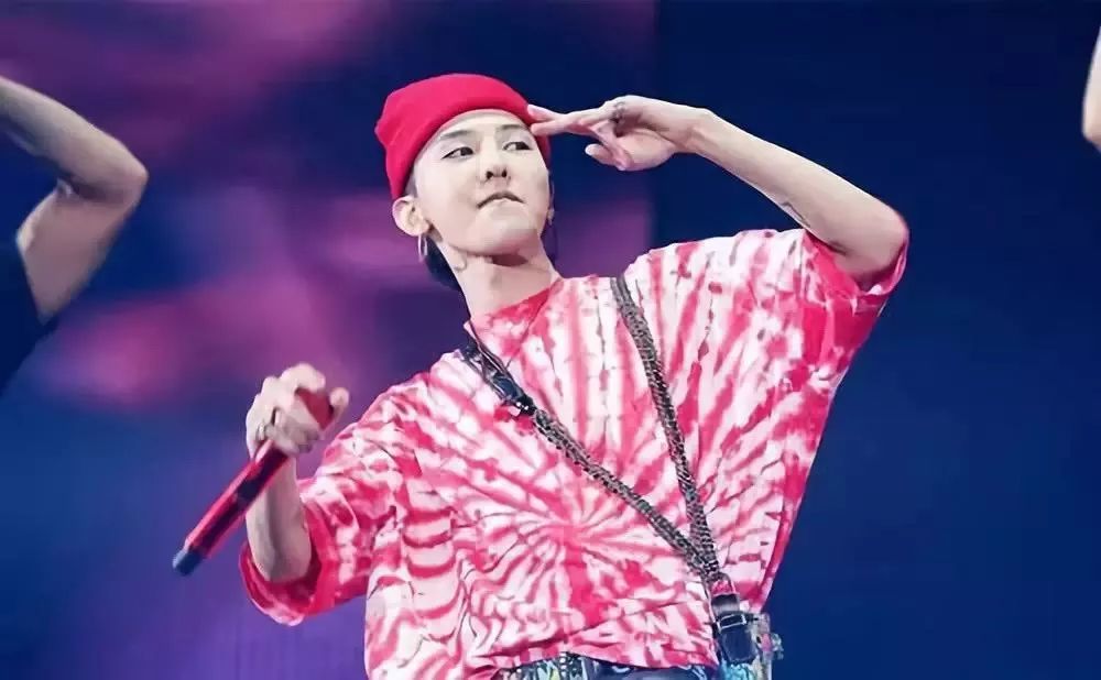 老爹鞋电子表，追着权志龙穿的男人，审美不OK？