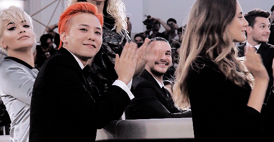 老爹鞋电子表，追着权志龙穿的男人，审美不OK？