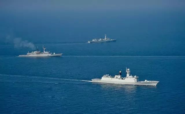  ▲中巴海军舰艇进行编队运动。朱宇晗 摄