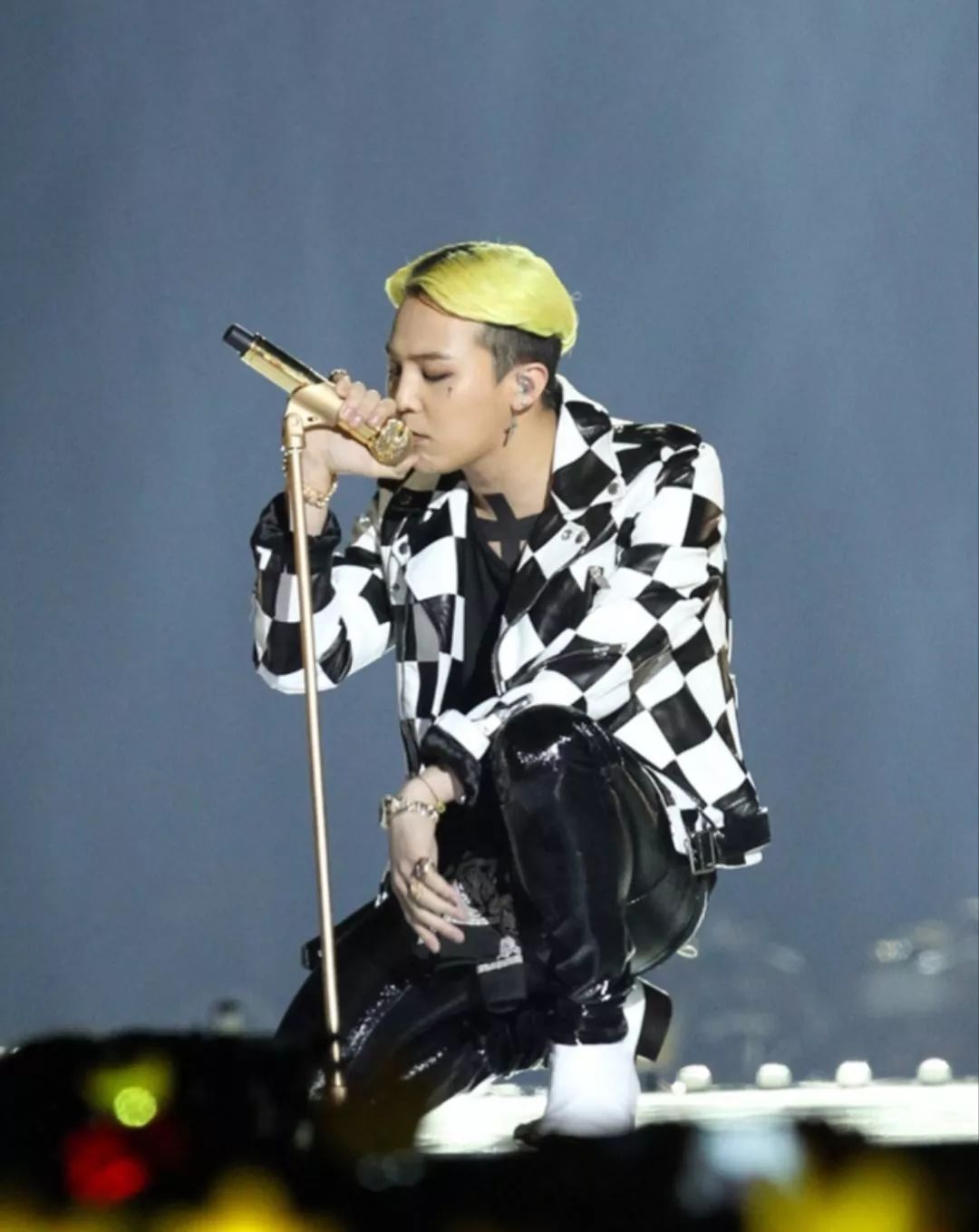 老爹鞋电子表，追着权志龙穿的男人，审美不OK？