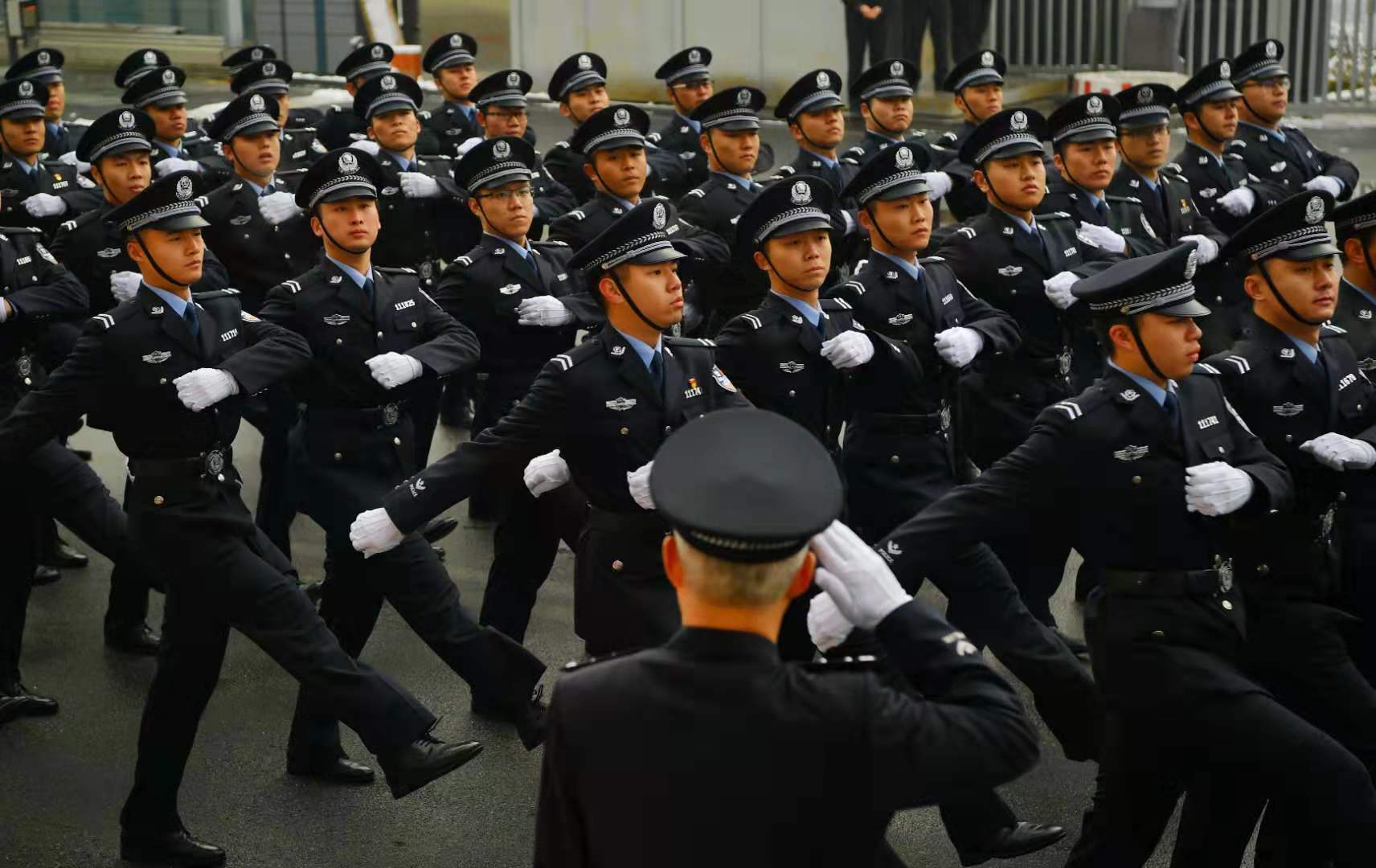 四川高院举办首个“人民警察节”活动-四川省高级人民法院