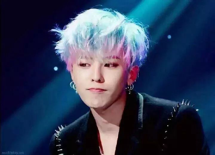 老爹鞋电子表，追着权志龙穿的男人，审美不OK？