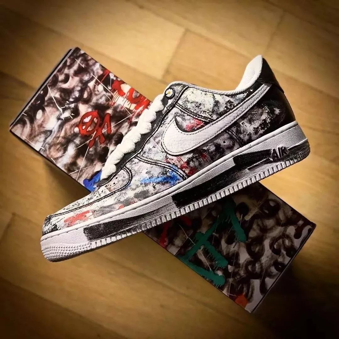 老爹鞋电子表，追着权志龙穿的男人，审美不OK？