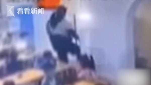 男童不吃饭遭幼儿园老师踢肚子?园方:正在调