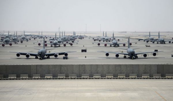资料图片：部署在卡塔尔乌代德空军基地的美空军KC-135加油机群。（美国防部官网）