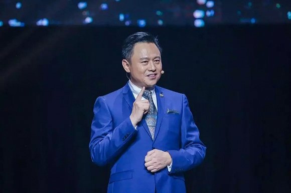 2019车坛的白雪公主与七个小矮人