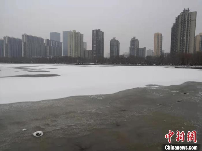 山西太原,正在推进产业转型。 李新锁 摄