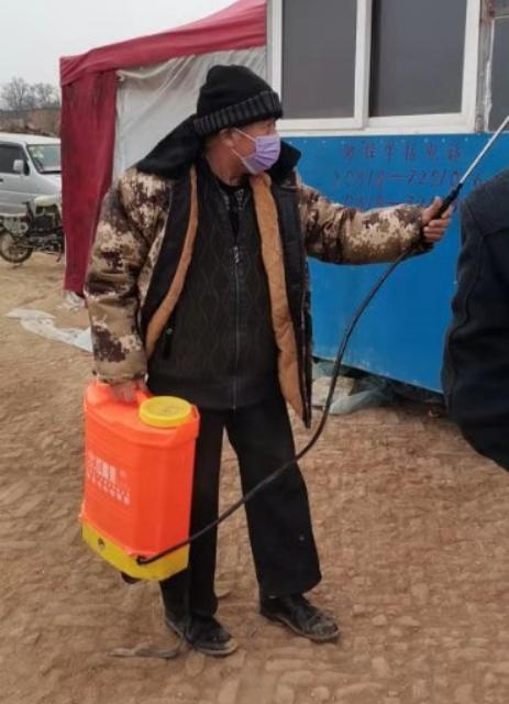 河北饶阳王同岳镇:“抗击疫情,俺们贫困户也来搭把手”