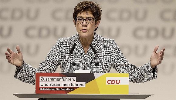 一场州长选举引发的“地震”与“小默克尔”辞