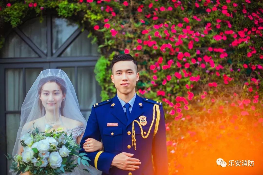 (傅俊杰与妻子的结婚照)