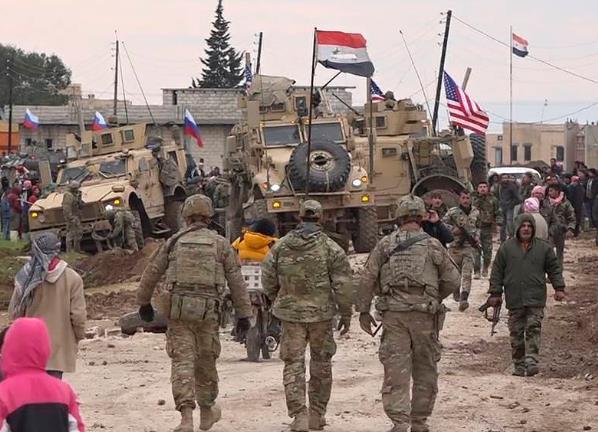 美军12日向叙利亚平民开火。（图源：美联社）