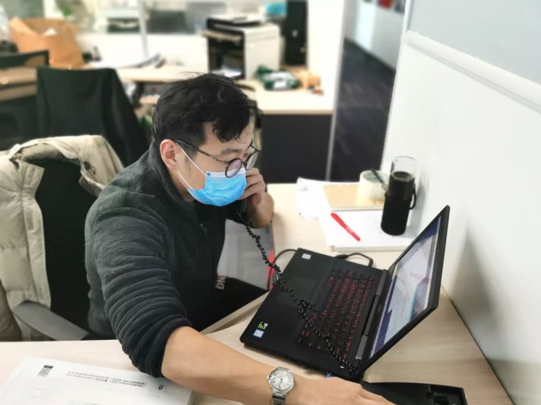 疫情期间送别人口罩_疫情期间送口罩的图片