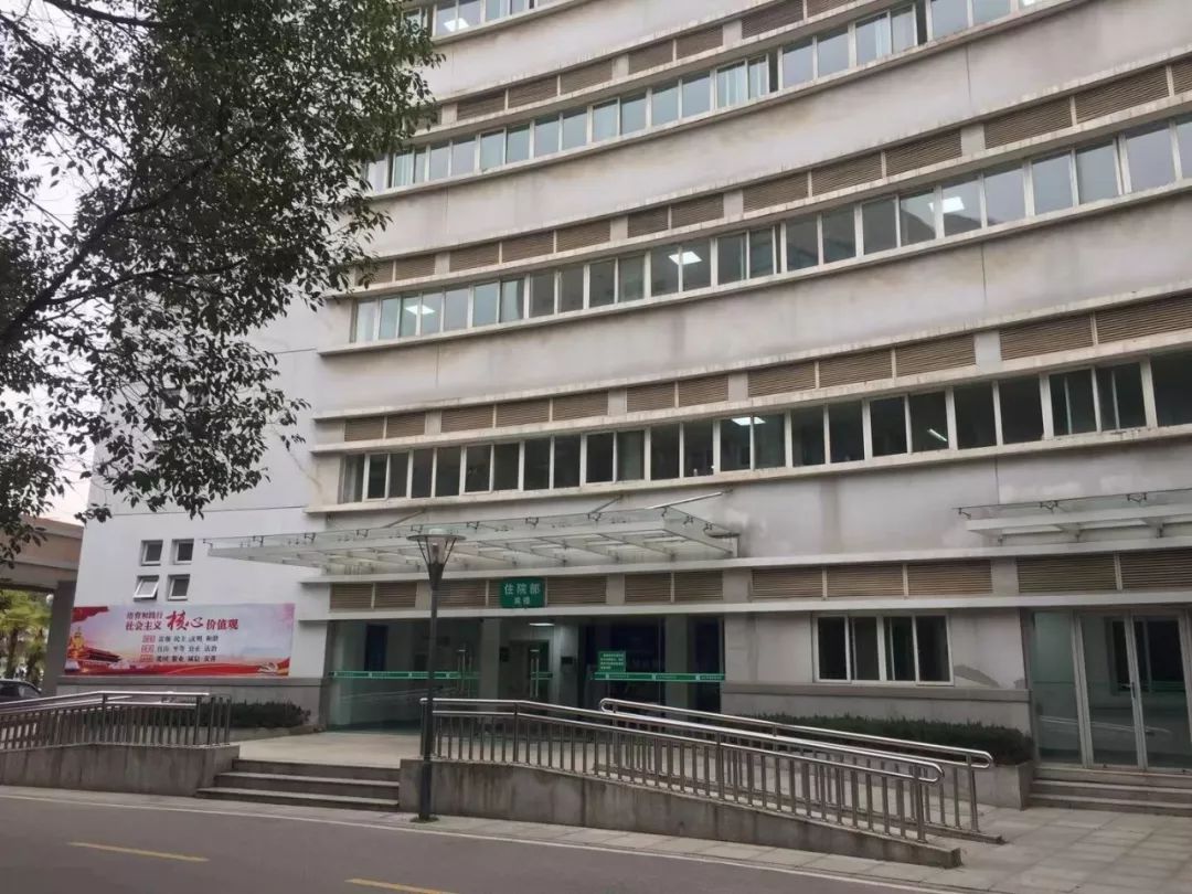 武汉金银潭医院。 本刊记者/彭丹妮 摄