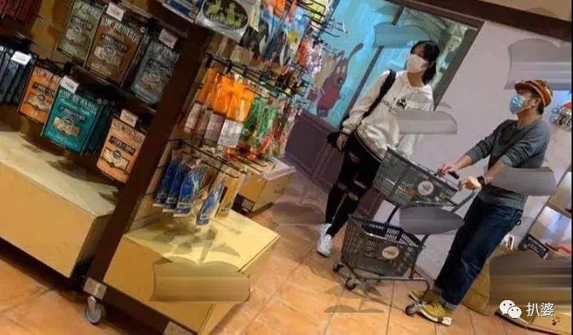 新一代人夫杀手?神奇的黄心颖又被拍到和已婚男星约会了...