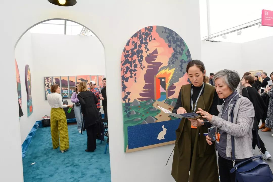 一个策展人如何游览Frieze LA