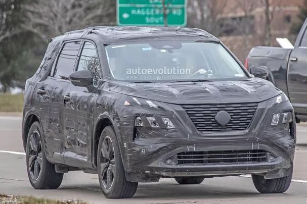 全新一代奇骏新消息!换装2.0T发动机?分体式头灯?