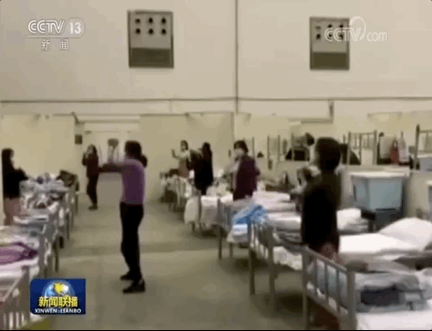 有中国大妈的地方就有广场舞,方舱医院竟然开始“斗舞”了