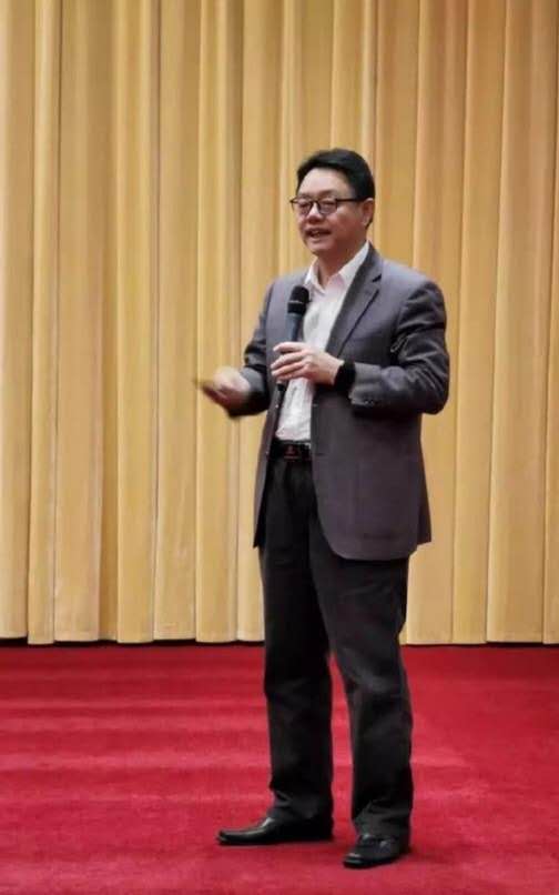 叶青本人。 图片来源:叶青微博。
