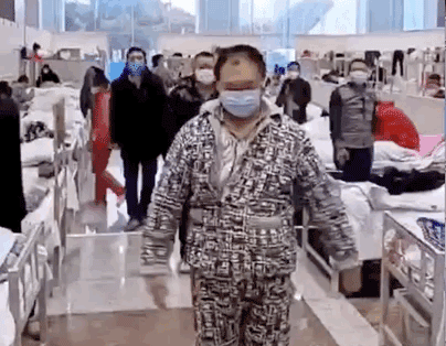 有中国大妈的地方就有广场舞,方舱医院竟然开始“斗舞”了