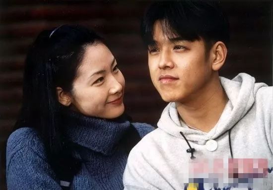 曾被前妻公开控诉家暴和非法追踪,他再婚了